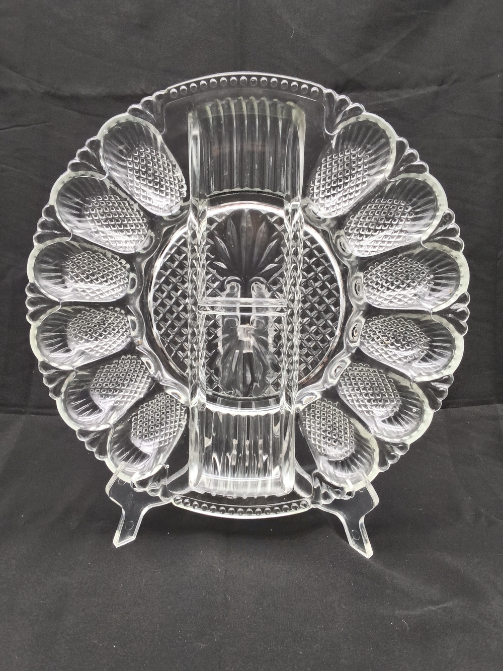 L.E. Smith 11" Glass Heritage Deviled Egg Relish Platter - Pineapple Pattern
